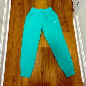 Nike women’s Aqua Sweatpants